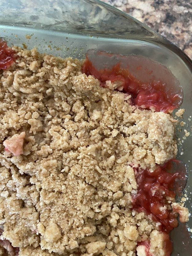 Rhubarb-Strawberry Crisp